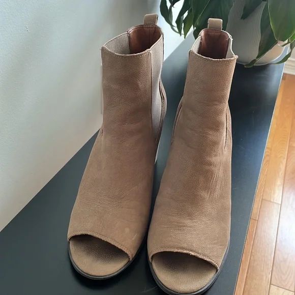 Open Toe Block Heels - Picture 3 of 6